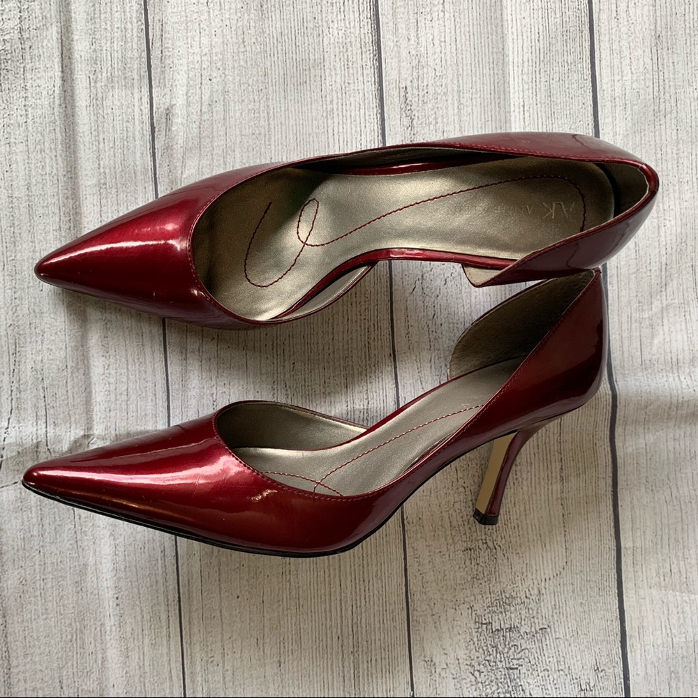 Maroon Anne Klein high heeled pump size 8